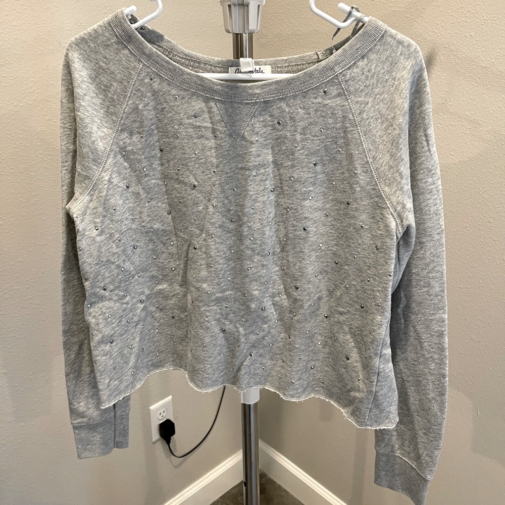 Women’s Aeropostale cropped sweatshirt (size medium)